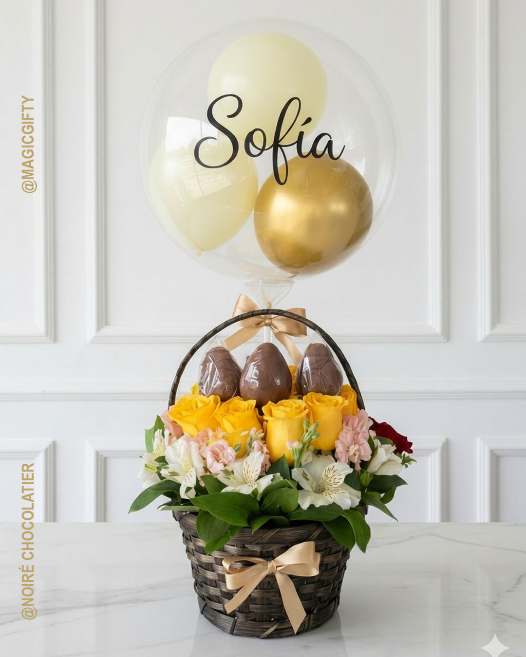 Canasta Sofía Rosas Amarillas Fresas y Globo Personalizado