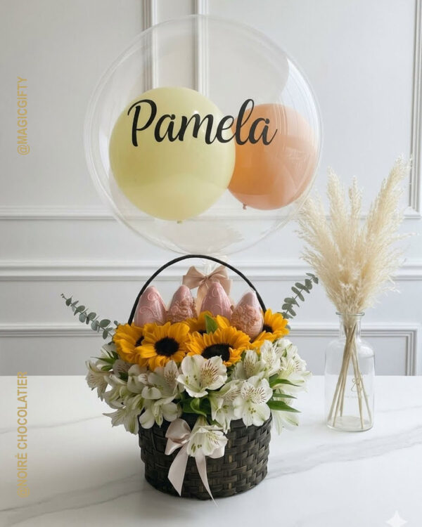 Canasta Pamela Fresas Rosé Flores y Globo Personalizado