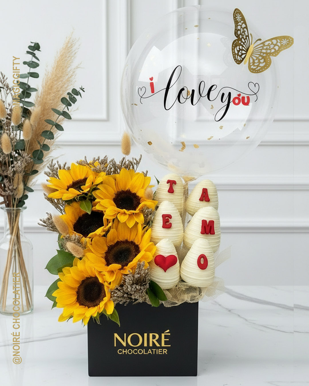 Arreglo Te Amo Girasoles Fresas y Globo I Love You